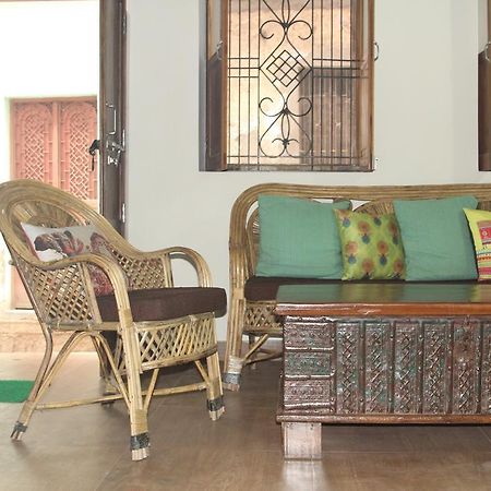 Lotus Paying Guesthouse バラナシ エクステリア 写真